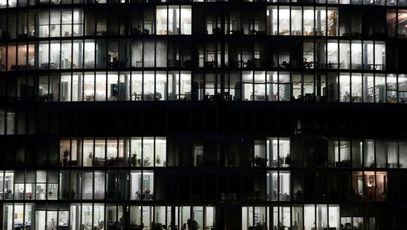 Beschäftigte mit verkürzten Ruhezeiten haben der Untersuchung zufolge mehr psychosomatische Beschwerden als Arbeitnehmer mit einer mindestens elfstündigen Pause zwischen Feierabend und Arbeitsbeginn. Beschäftigte mit verkürzten Ruhezeiten haben der Untersuchung zufolge mehr psychosomatische Beschwerden als Arbeitnehmer mit einer mindestens elfstündigen Pause zwischen Feierabend und Arbeitsbeginn.