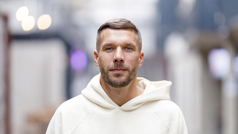 Lukas Podolski musste sich in Corona-Quarantäne begeben