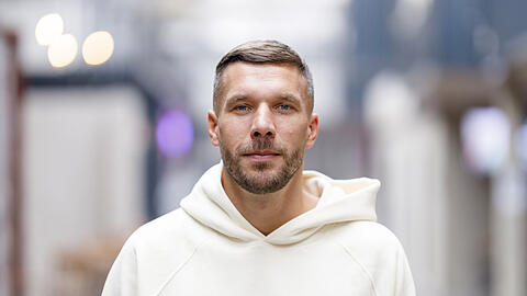 Lukas Podolski musste sich in Corona-Quarantäne begeben
