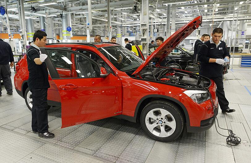 Endmontage eines BMW X1 in Shenyang.