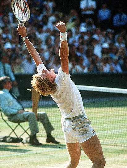 Vor 30 Jahren gewinnt der damals 17-jährige Boris Becker in Wimbledon. Ein Ereignis, das den Profisport verändert. Und sein Leben. Boris heute, Boris damals - die besten Bilder.