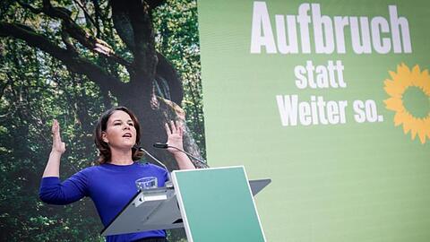 Annalena Baerbock, Kanzlerkandidatin und Bundesvorsitzende von Bündnis 90/Die Grünen. Mit einem mehrstündigen Parteitag wollen die Grünen in die letzte Woche vor der Bundestagswahl starten.
