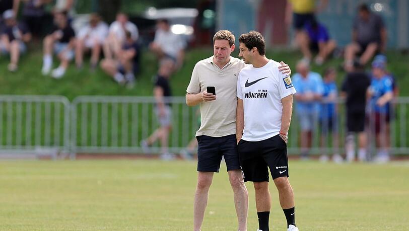 Muss der TSV 1860 noch einmal auf dem Transfermarkt aktiv werden? Sportchef Christian Werner (l.) mit Trainer Argirios Giannikis. Muss der TSV 1860 noch einmal auf dem Transfermarkt aktiv werden? Sportchef Christian Werner (l.) mit Trainer Argirios Giannikis.