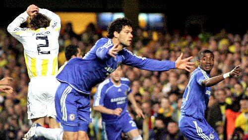 Michael Ballack (M.) bejubelt seinen Treffer gegen Fenerbahce Michael Ballack (M.) bejubelt seinen Treffer gegen Fenerbahce