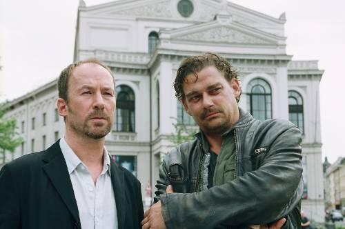 Tabor Süden (Ulrich Noethen, li.) und Martin Heuer (Martin Feifel) suchen im ZDF nach Vermissten