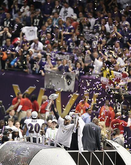 Die Footballer der Baltimore Ravens haben in New Orleans den Super Bowl gewonnen - und feiern ihren Sieg ausgiebig.