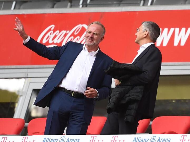 Haben sich mit einem Schreiben bei den Münchner Fans bedankt: Präsident Herbert Hainer (r) und Vorstandschef Karl-Heinz Rummenigge.