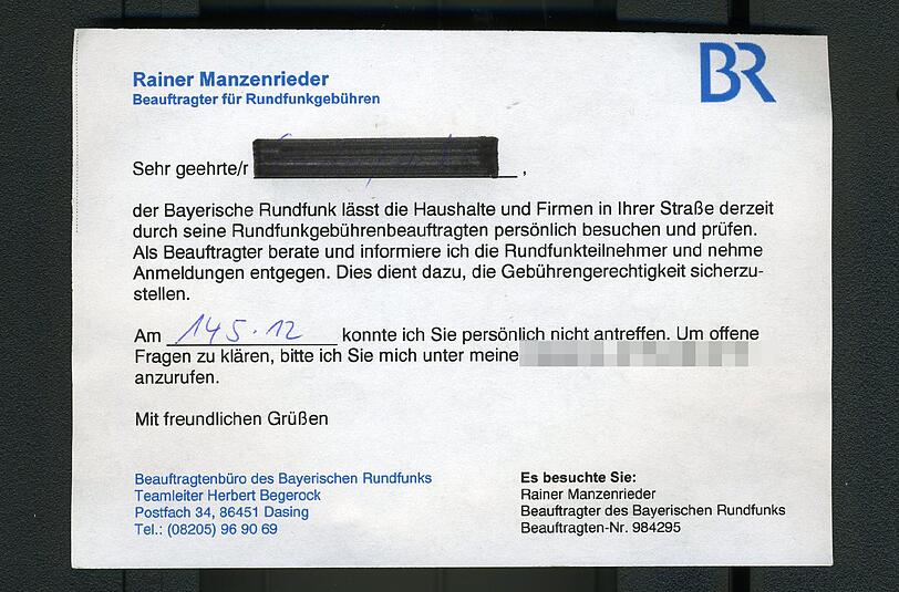 Bitte um Rückruf: Solche Zettel hinterlässt der BR, wenn keiner daheim ist.