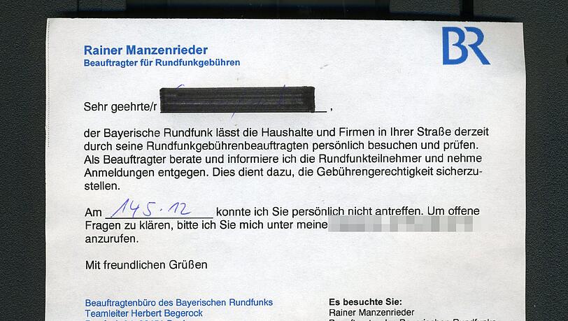 Bitte um Rückruf: Solche Zettel hinterlässt der BR, wenn keiner daheim ist. Bitte um Rückruf: Solche Zettel hinterlässt der BR, wenn keiner daheim ist.