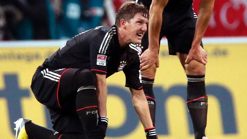 Bastian Schweinsteiger verletzte sich beim 3:0-Sieg des FC Bayern beim 1. FSV Mainz 05 am rechten Sprunggelenk. Bastian Schweinsteiger verletzte sich beim 3:0-Sieg des FC Bayern beim 1. FSV Mainz 05 am rechten Sprunggelenk.