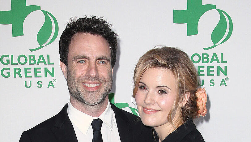 Maggie Grace, ihr Verlobter Matthew Cooke und ihr riesiger Verlobungsring Maggie Grace, ihr Verlobter Matthew Cooke und ihr riesiger Verlobungsring