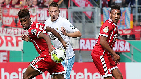 Die Franzosen Kingsley Coman (links) und Corentin Tolisso (rechts) im Pokalspiel des FC Bayern beim Chemnitzer FC (5:0).