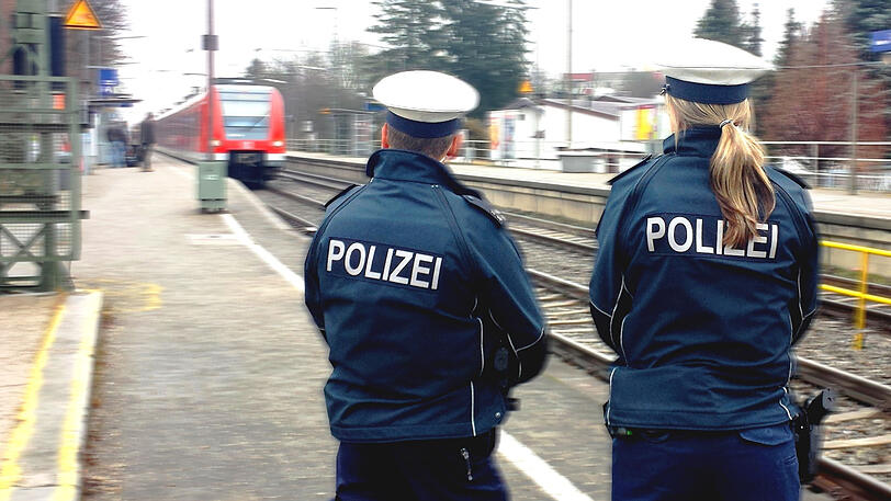 Der Vorfall ereignete sich zwischen den Haltestellen Freiham und Harthaus. (Symbolbild)