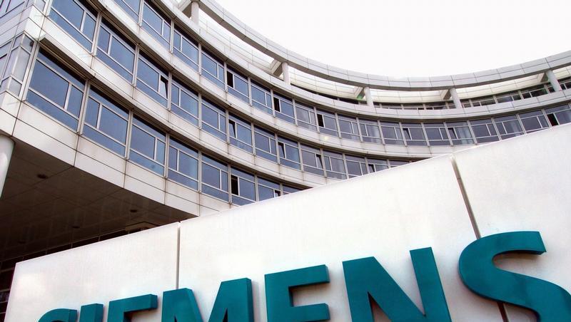 Im Schmiergeld-Skandal bei Siemens beginnt der erste Strafprozess. Im Schmiergeld-Skandal bei Siemens beginnt der erste Strafprozess.