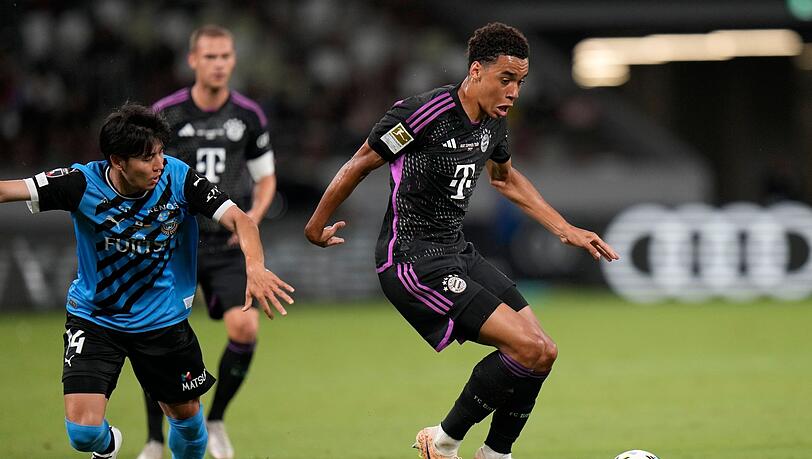 Jamal Musiala (r) sieht den deutschen Meister gut vorbereitet für den Saisonstart.