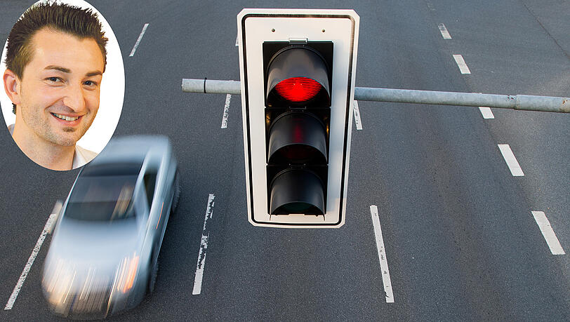 Eine Ampel in der Nähe des Löwen-Trainingslagers, zwingt den AZ-Reporter zur Entschleunigung. Eine Ampel in der Nähe des Löwen-Trainingslagers, zwingt den AZ-Reporter zur Entschleunigung.
