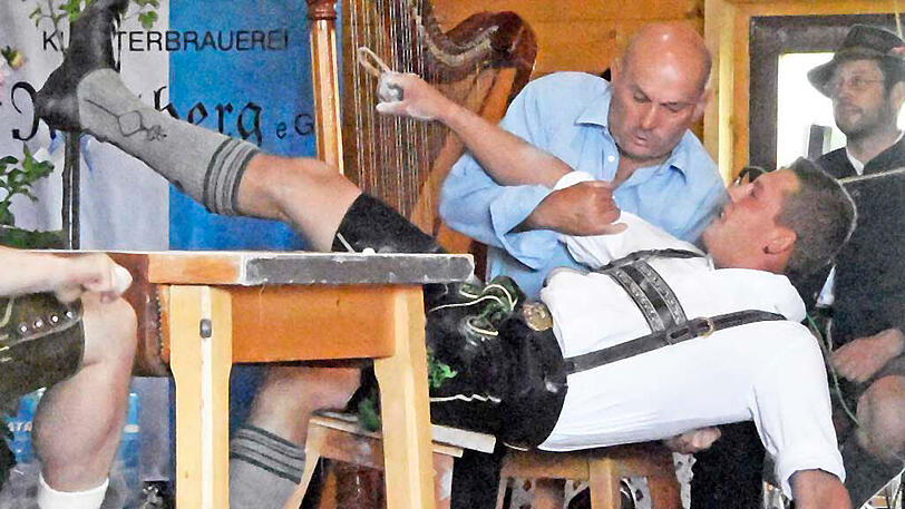64. Bayerische Meisterschaft im Fingerhakln. Die Bilder.