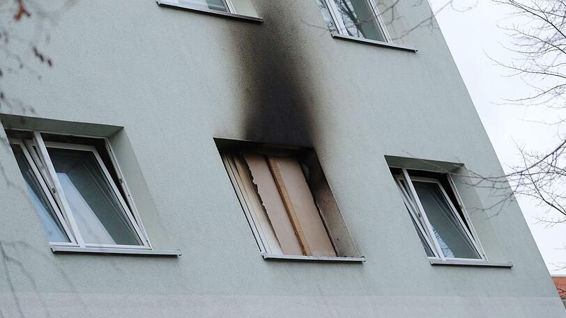 Ein 81-jähriger Münchner ist an den Folgen eines Brandes in seiner Wohnung gestorben. (Symbolbild)