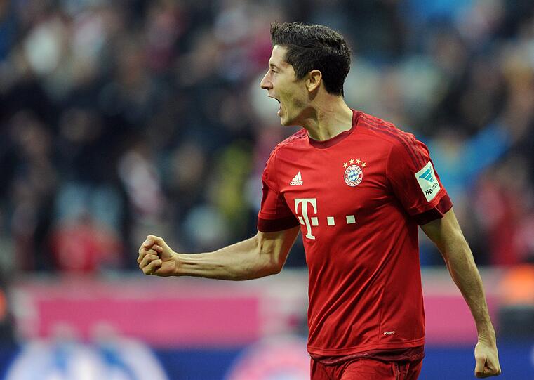 ROBERT LEWANDOWSKI &ndash; Note 1: Lewangoalskys Lauf geht weiter: Nach dem Doppelpack jetzt zwölf Tore in den letzten vier Spielen. Mit zwölf Ligatoren nach acht Spieltagen weiter auf Gerd Müllers Spuren.