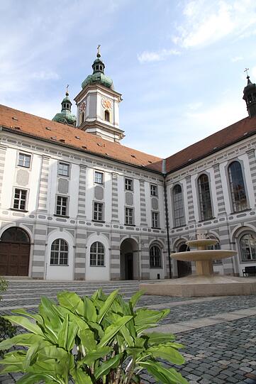 Uschi Dämmrich von Luttitz hat das Kloster Waldsassen besucht.