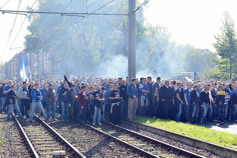 Vor dem Revierderby: Bilder von der Anfahrt der Fans