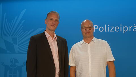 Guido Rissmann (l.), leitender Ermittler bei den aktuellen europaweiten Razzien und der Leiter des Kommissariats 33, Hans-Peter Chloupek.