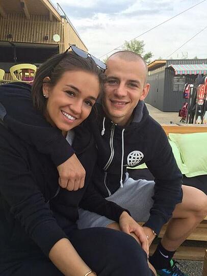 Slowakei: Mittelfeldspieler Vladimir Weiss wird bei der EM von seiner Frau Martina Horvathova angefeuert.