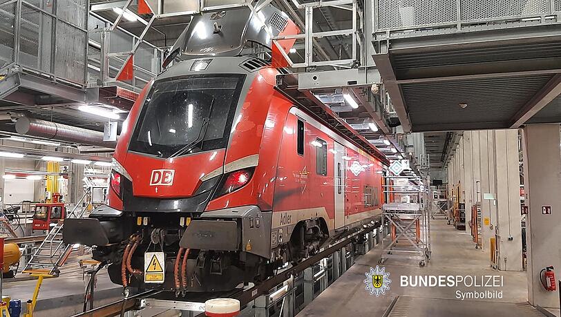 Im DB-Werk in Pasing hat sich bei der Wartung eines Zuges ein schwerer Arbeitsunfall ereignet. (Symbolbild)
