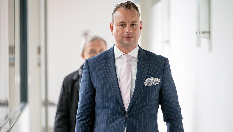 Benjamin Nolte (AfD), Mitglied des Bayerischen Landtags, läuft zu einer Ausschusssitzung im Bayerischen Landtag. Benjamin Nolte (AfD), Mitglied des Bayerischen Landtags, läuft zu einer Ausschusssitzung im Bayerischen Landtag.
