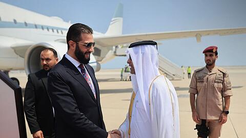 Staats- und Regierungschefs von fast 60 arabischen und islamischen Staaten sind bei einem Sondergipfel in Katar.