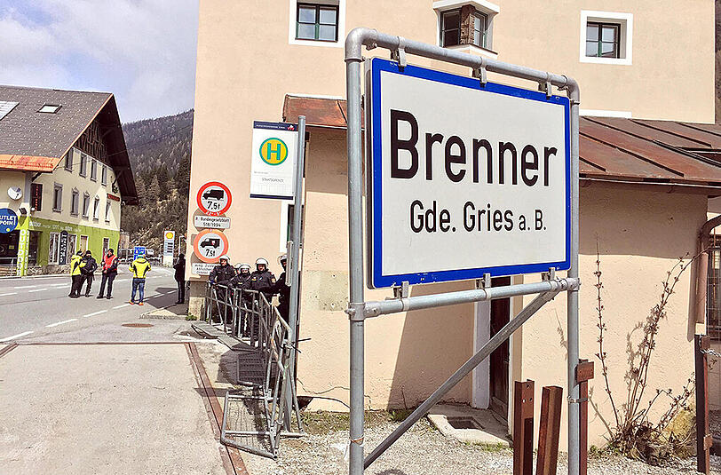 Österreich plant, den Auto- und Zugverkehr am Brenner je nach Lage streng zu kontrollieren, um illegal einreisende Flüchtlinge abzufangen. Foto: Roberto Tomasi