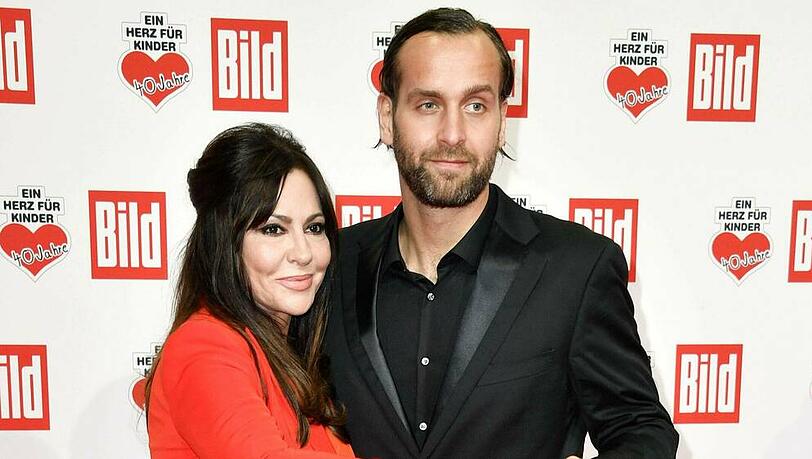 Simone Thomalla und Silvio Heinevetter sind seit 2009 ein Paar. Simone Thomalla und Silvio Heinevetter sind seit 2009 ein Paar.