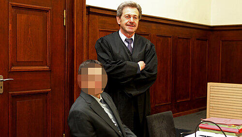 Unschuldig: Udo P. mit seinem Anwalt. Unschuldig: Udo P. mit seinem Anwalt.