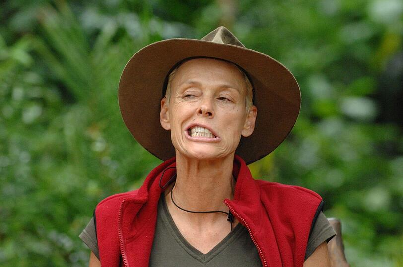 Brigitte Nielsen: Sie muss vier Truthahn-Hoden essen und tut es.