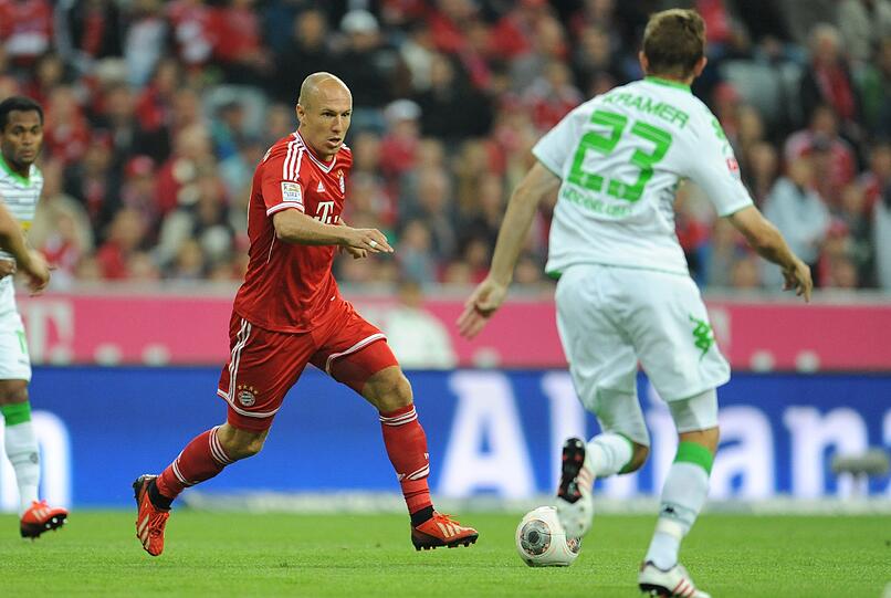 ARJEN ROBBEN, NOTE 2
Hinrunde? Kann Robben doch eigentlich gar nicht. Feines 1:0 nach noch feinerem Ribéry-Pass. Initiator des 2:0.