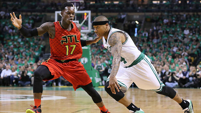 Nicht immer nur ein sportliches Duell: Dennis Schröder (l.) gegen Isaiah Thomas. Nicht immer nur ein sportliches Duell: Dennis Schröder (l.) gegen Isaiah Thomas.