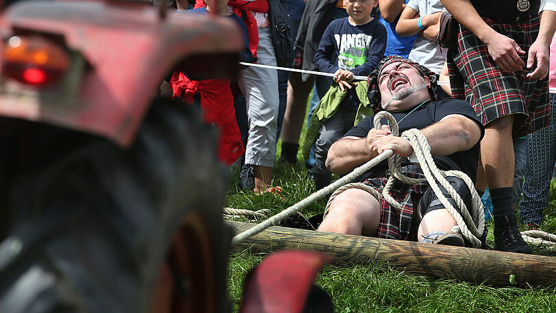 Martialisch im Schottenrock: Die Bilder von den "Highländgames" 2017 in Horgenzell.