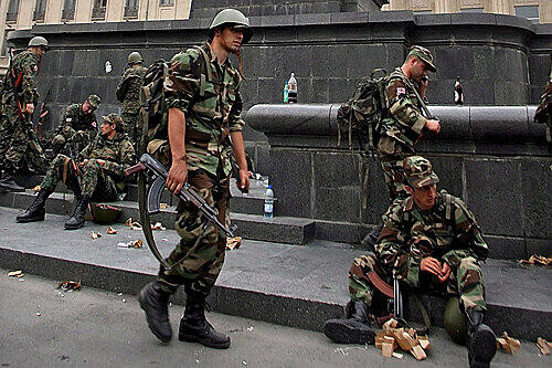 Georgien ruft seine Reservisten zu den Waffen.