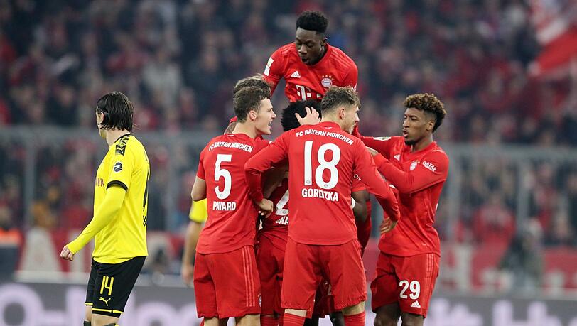 In der Hinrunde war Hansi Flick gegen den BVB und dessen Trainer Lucien Favre erstmals als Bayerns Chefcoach tätig. Das 4:0 war gleich ein Statement. In der Hinrunde war Hansi Flick gegen den BVB und dessen Trainer Lucien Favre erstmals als Bayerns Chefcoach tätig. Das 4:0 war gleich ein Statement.
