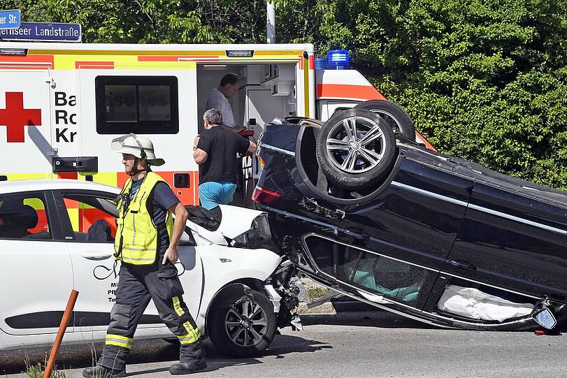 Bei einem Unfall in Taufkirchen wurde eine Person verletzt.
