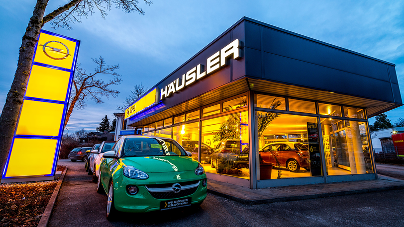 In der Hauptstraße in Neubiberg hat Häusler sich nicht nur auf die Marke Opel spezialisiert, sondern bietet auch markenübergreifenden Fahrzeugservice mit dem Bosch Car Service an.