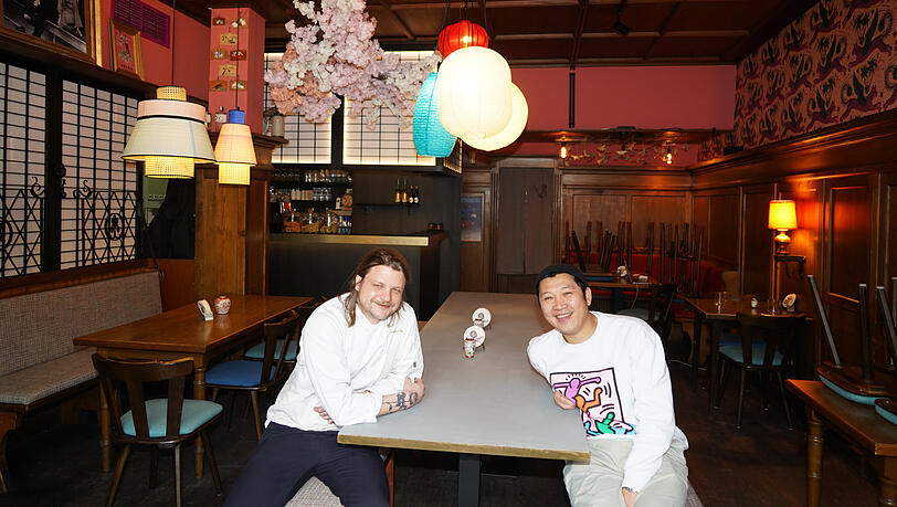 Die Spannung steigt: Daniel Wäcker (links) und Viet-Dúc Nguyen erwarten heute ihre ersten Gäste im Ciao Chang.