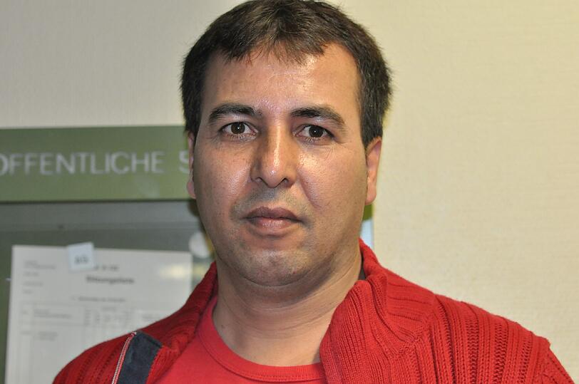 Abdullah A. (37, Name geändert) wurde von einem Lebensmittelhändler und Verkäufer verprügelt, weil man ihn für einen Ladendieb gehalten hat.