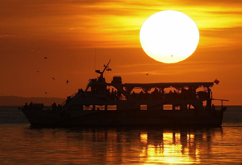 Der letzte Sonnenuntergang des Jahres in Manila.