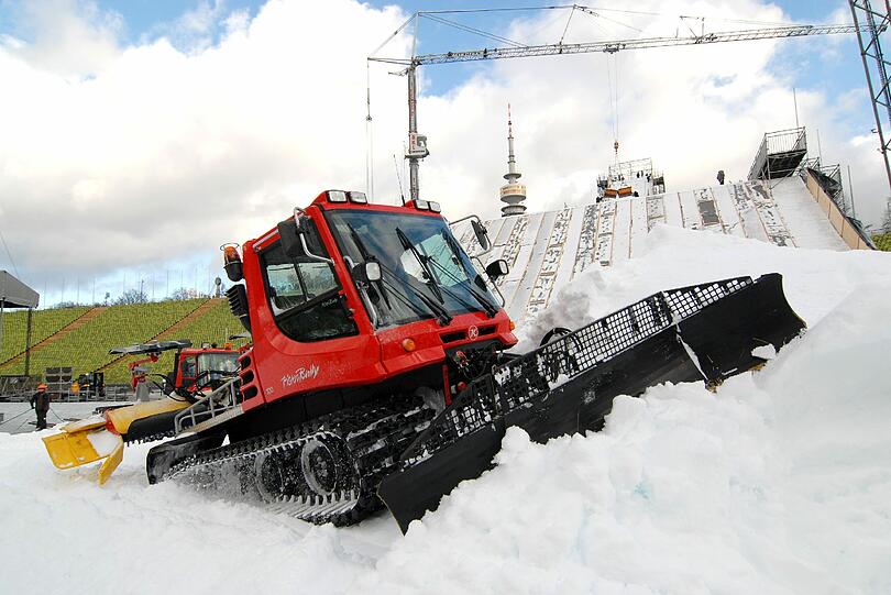 Mehrfach wurde der Rasen in der Vergangenheit auch mit Schnee bedeckt...