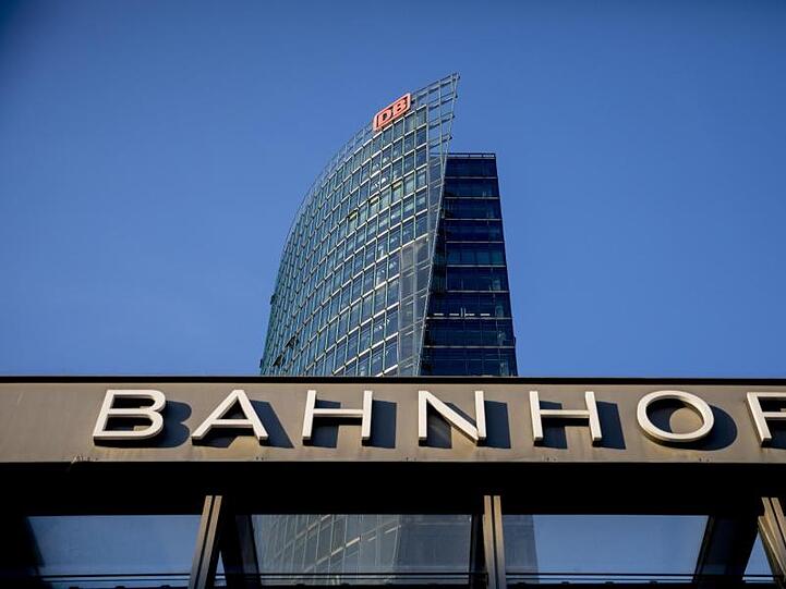Der Bahntower, Sitz der Dachgesellschaft der Deutschen Bahn.