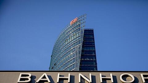 Der Bahntower, Sitz der Dachgesellschaft der Deutschen Bahn.