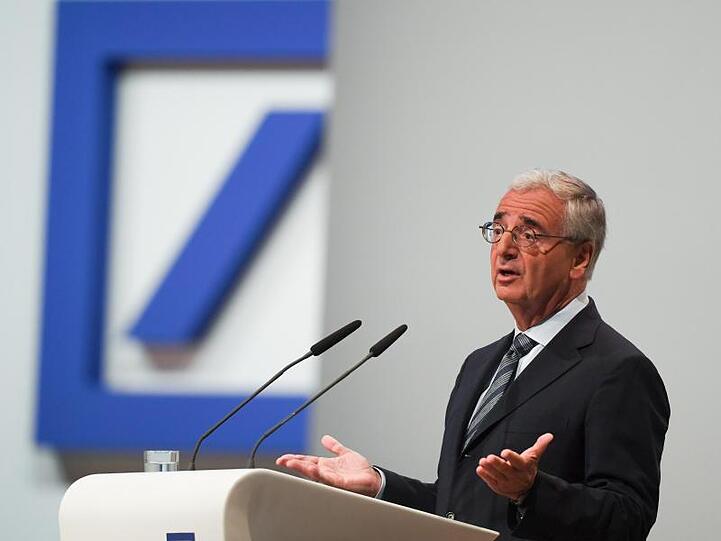 Paul Achleitner, Aufsichtsratsvorsitzender der Deutschen Bank, spricht während der Hauptversammlung der Deutschen Bank in der Frankfurter Festhalle.