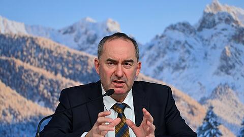 Hubert Aiwanger (54) ist  Chef der Freien W&auml;hler, seit 2018 Vize-Ministerpr&auml;sident des Freistaats sowie bayerischer Wirtschaftsminister.