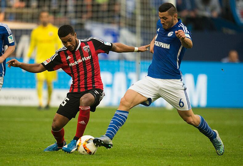 FC Schalke 04: Zwei Eigengewächse stehen vor dem Absprung: Innenverteidiger Kaan Ayhan soll inklusive Kaufoption an Eintracht Frankfurt verliehen werden, an Rechtsverteidiger Sead Kolasinac (Bild) soll der AS Rom Interesse zeigen.
